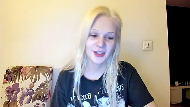 Snapshot of sashakiss99 chatting on December 17, 2025, 3:17 pm sashakiss99 online show from December 17, 2025, 3:17 pm