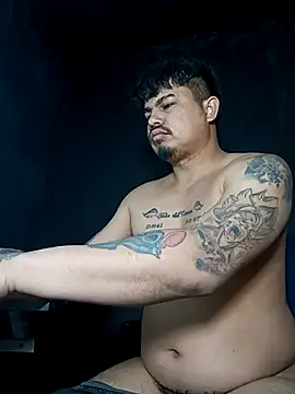 Snapshot of DickMasterfindom chatting on December 16, 2025, 1:43 am DickMasterfindom online show from December 16, 2025, 1:43 am