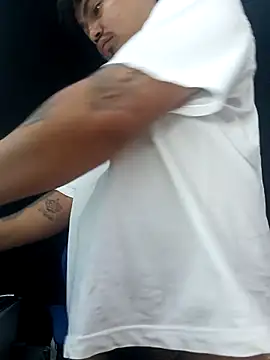 Snapshot of DickMasterfindom chatting on February 15, 2026, 11:14 pm DickMasterfindom online show from February 15, 2026, 11:14 pm