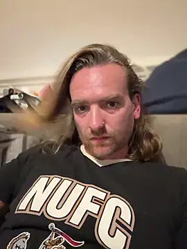 Snapshot of terryhawk chatting on September 26, 2025, 8:27 pm terryhawk online show from September 26, 2025, 8:27 pm