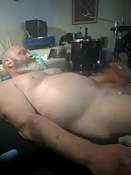 iambradz online show from November 6, 2025, 2:21 pm