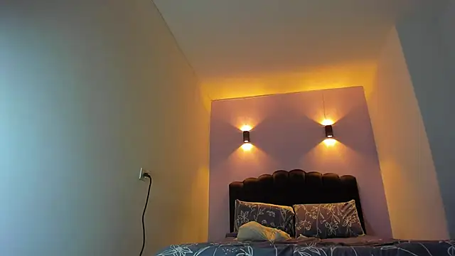 Snapshot of Sofia_Clauss_ chatting on February 2, 2026, 5:06 am Sofia Clauss online show from February 2, 2026, 5:06 am