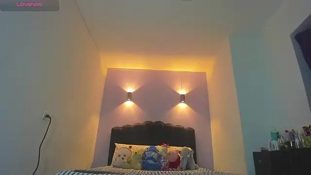 Sofia Clauss  online show from March 9, 2026, 4:27 am