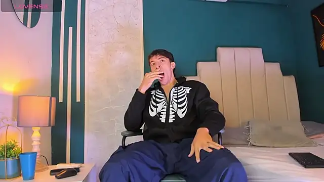 Snapshot of AlessandroDybala chatting on December 21, 2025, 12:51 pm AlessandroDybala online show from December 21, 2025, 12:51 pm