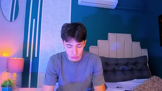 Snapshot of AlessandroDybala chatting on January 17, 2026, 12:20 pm AlessandroDybala online show from January 17, 2026, 12:20 pm