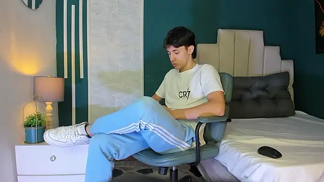 Snapshot of AlessandroDybala chatting on January 16, 2026, 12:53 pm AlessandroDybala online show from January 16, 2026, 12:53 pm