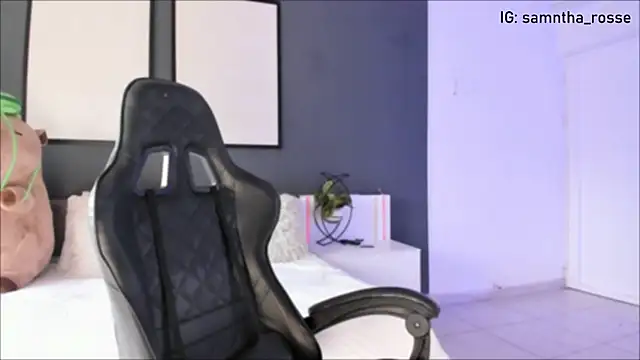 Leyli Doll online show from October 3, 2025, 8:43 pm