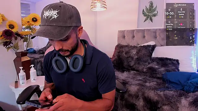 Tom cooper  online show from September 25, 2025, 12:11 pm