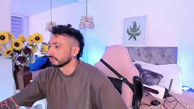 Tom cooper  online show from September 26, 2025, 12:12 pm