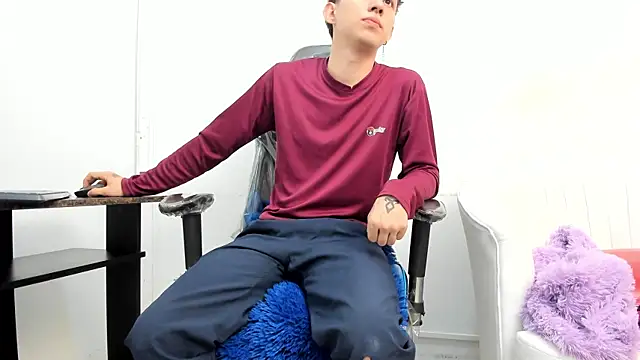 JeanRam18 online show from February 11, 2026, 12:16 pm