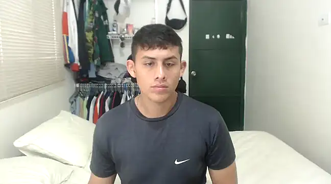 Snapshot of StivMike01 chatting on January 17, 2025, 10:23 pm StivMike01 online show from January 17, 2025, 10:23 pm