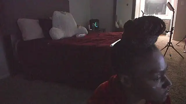 yiauana online show from February 3, 2026, 1:05 pm