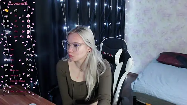 VikaPowers online show from January 29, 2025, 6:28 pm