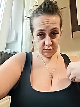 Snapshot of AvaLloyd chatting on November 30, 2025, 9:10 am AvaLloyd online show from November 30, 2025, 9:10 am