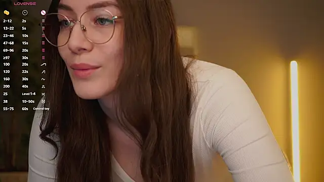 Ester Hill online show from April 6, 2026, 4:46 am