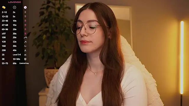 Snapshot of Ester_Hill chatting on November 18, 2025, 1:10 am Ester Hill online show from November 18, 2025, 1:10 am