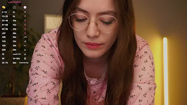 Ester Hill online show from March 10, 2026, 3:32 am