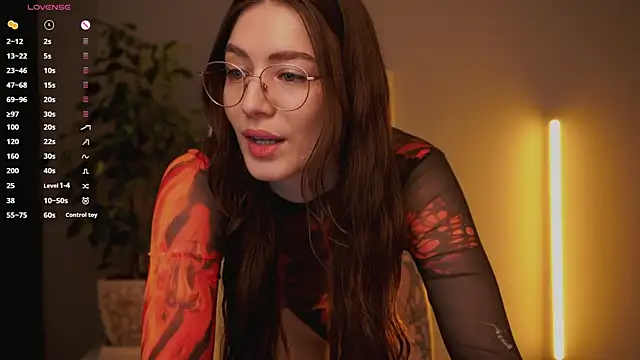 Snapshot of Ester_Hill chatting on November 4, 2025, 1:42 am Ester Hill online show from November 4, 2025, 1:42 am