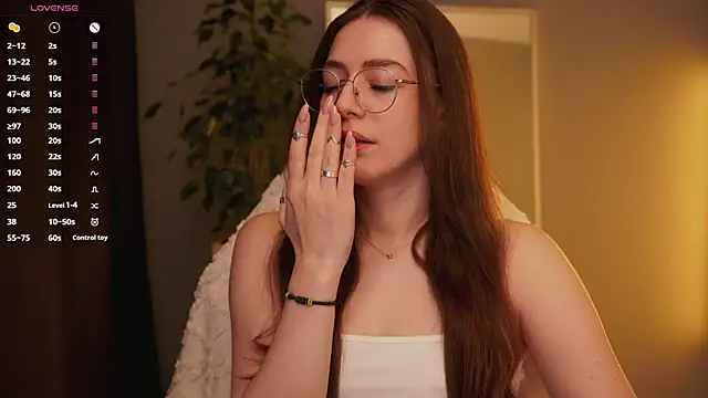 Snapshot of Ester_Hill chatting on November 29, 2025, 2:01 am Ester Hill online show from November 29, 2025, 2:01 am