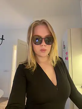 Little Forest ELF online show from December 5, 2025, 6:45 am