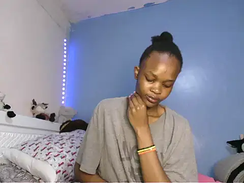 cyberbunnie online show from November 18, 2025, 11:46 am