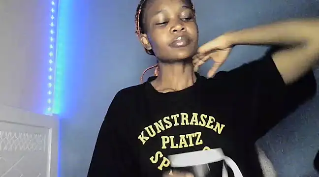 Snapshot of cyberbunnie chatting on March 11, 2025, 7:14 pm cyberbunnie online show from March 11, 2025, 7:14 pm