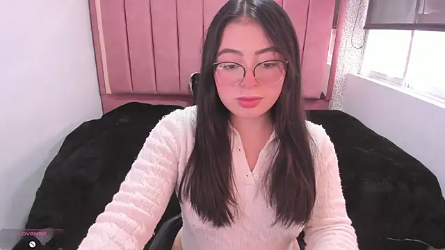 Snapshot of MiaWils_ chatting on June 22, 2026, 7:22 pm MiaWils online show from June 22, 2026, 7:22 pm