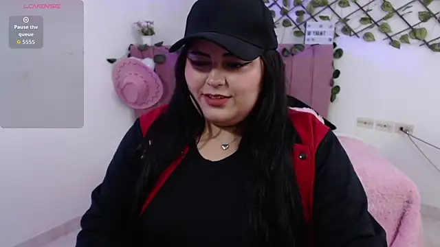 Snapshot of moon_sunflower chatting on November 12, 2025, 11:41 pm moon sunflower online show from November 12, 2025, 11:41 pm