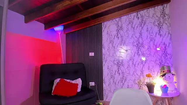 Snapshot of chloe_blue chatting on October 30, 2025, 11:19 am chloe blue online show from October 30, 2025, 11:19 am