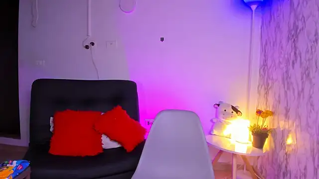 Snapshot of chloe_blue chatting on November 24, 2025, 11:21 am chloe blue online show from November 24, 2025, 11:21 am