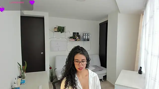 susana monroy online show from June 1, 2026, 7:13 pm