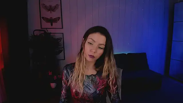 Snapshot of Love_Lines chatting on January 31, 2025, 11:13 pm Love Lines online show from January 31, 2025, 11:13 pm