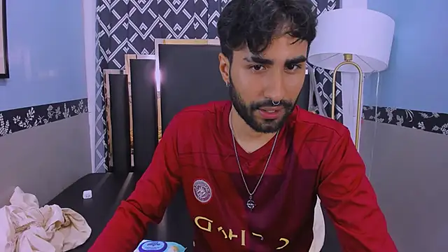 MilanZaire online show from October 24, 2025, 12:20 am