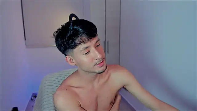 Snapshot of dimitri_targaryen chatting on December 3, 2024, 2:20 am dimitri targaryen online show from December 3, 2024, 2:20 am