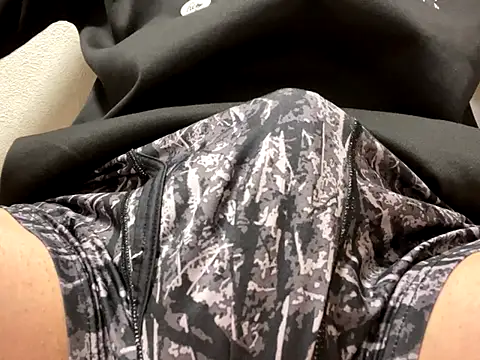 Snapshot of lkun9 chatting on December 2, 2025, 7:32 am lkun9 online show from December 2, 2025, 7:32 am