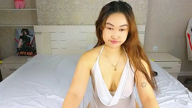 Snapshot of Diana_Moon_ chatting on December 15, 2025, 2:06 am Diana Moon online show from December 15, 2025, 2:06 am