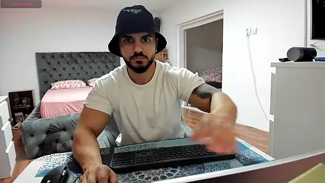 Snapshot of supermanboy94 chatting on November 5, 2025, 6:38 am supermanboy94 online show from November 5, 2025, 6:38 am