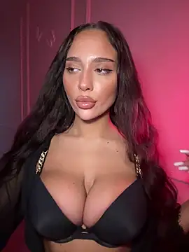 Snapshot of CardiSweetBaby chatting on December 14, 2025, 7:52 pm CardiSweetBaby online show from December 14, 2025, 7:52 pm