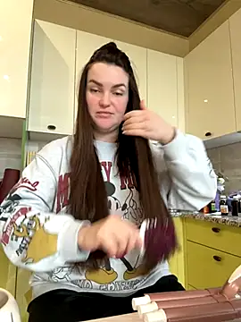 Snapshot of Karolina_llove chatting on October 29, 2025, 10:47 am Karolina llove online show from October 29, 2025, 10:47 am