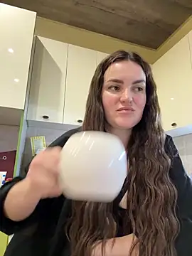 Snapshot of Karolina_llove chatting on November 13, 2025, 12:14 am Karolina llove online show from November 13, 2025, 12:14 am