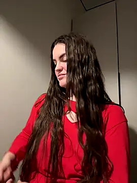 Snapshot of Karolina_llove chatting on December 2, 2025, 12:44 am Karolina llove online show from December 2, 2025, 12:44 am