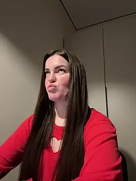 Snapshot of Karolina_llove chatting on December 5, 2025, 8:39 pm Karolina llove online show from December 5, 2025, 8:39 pm