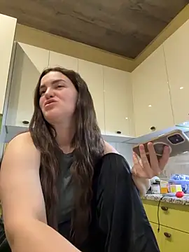 Snapshot of Karolina_llove chatting on November 12, 2025, 12:04 am Karolina llove online show from November 12, 2025, 12:04 am