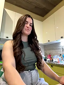 Snapshot of Karolina_llove chatting on November 4, 2025, 9:35 am Karolina llove online show from November 4, 2025, 9:35 am