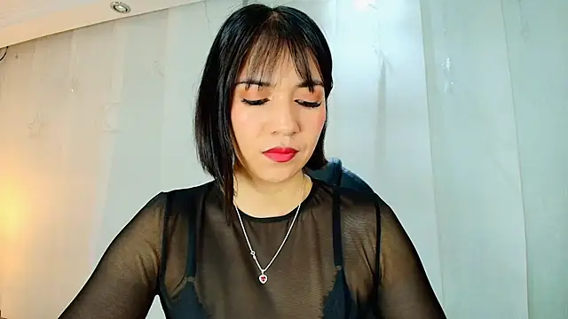 lina bedoya  online show from May 15, 2026, 11:41 am