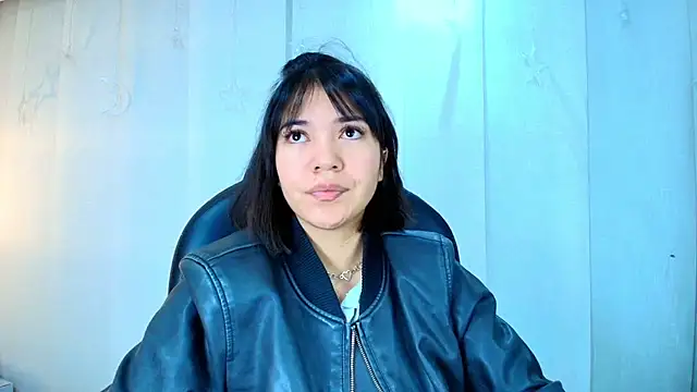 Snapshot of lina_bedoya_ chatting on November 27, 2025, 11:32 am lina bedoya online show from November 27, 2025, 11:32 am