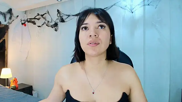 Snapshot of lina_bedoya_ chatting on November 12, 2025, 11:36 am lina bedoya online show from November 12, 2025, 11:36 am