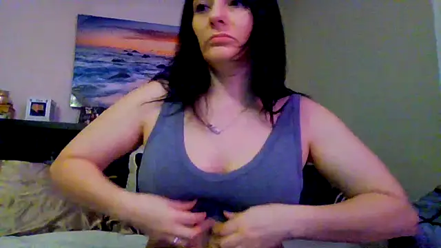 Snapshot of CrystalLakeXO chatting on November 22, 2025, 6:01 am CrystalLakeXO online show from November 22, 2025, 6:01 am