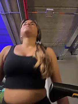 Snapshot of SaraParisi chatting on November 13, 2025, 5:06 pm SaraParisi online show from November 13, 2025, 5:06 pm