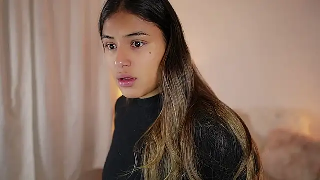 SaraParisi online show from March 5, 2026, 11:32 pm